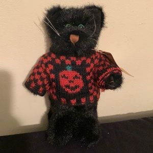 NWT Boyds Genuine Inky Caterwall.  Retired from collection